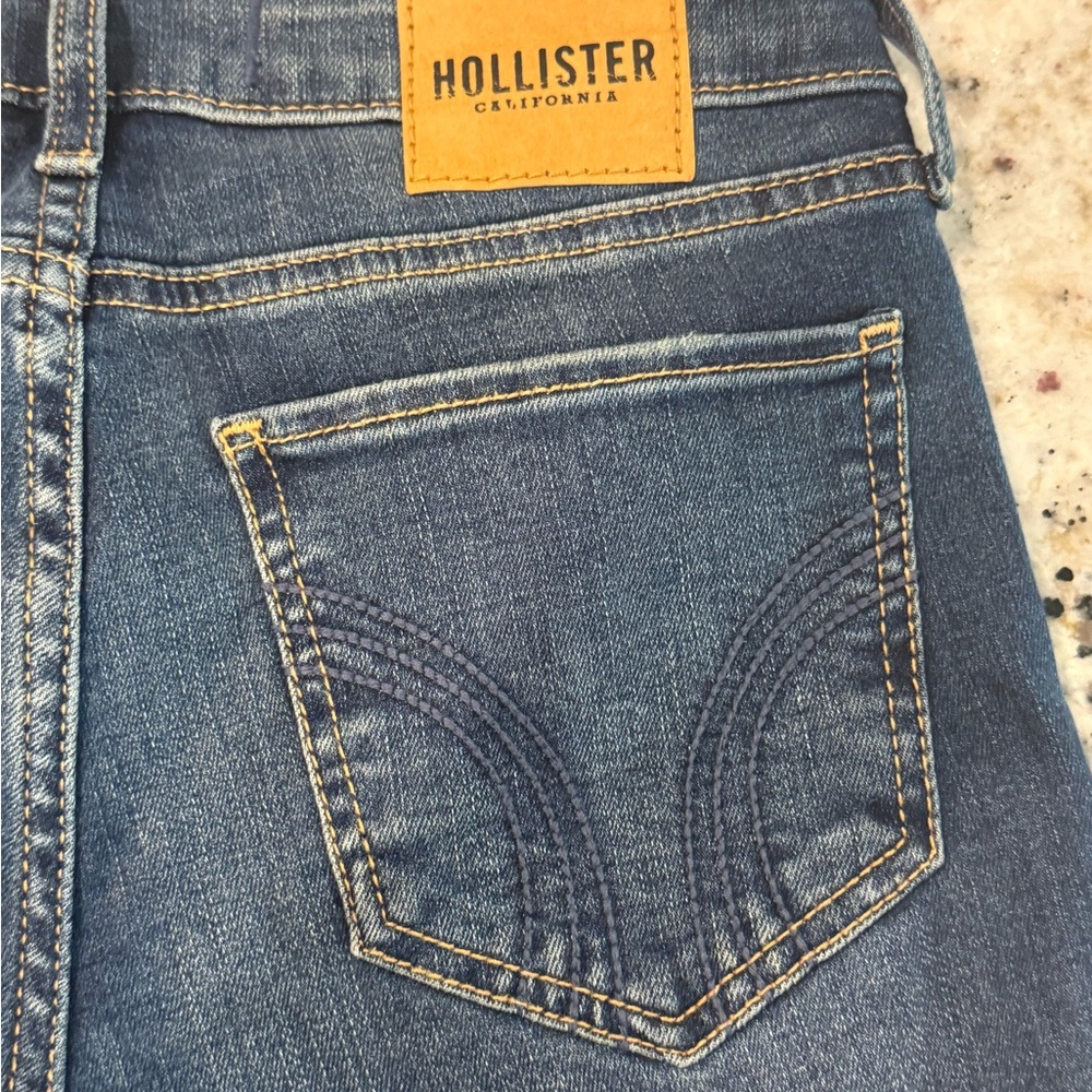 *BRAND NEW WITH TAGS* Women's Size 0S Hollister Low Rise Flare Jeans - Picture 5 of 6